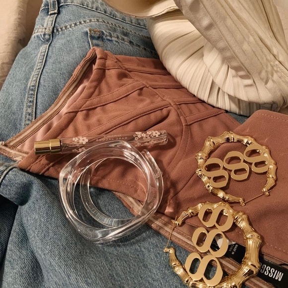 Missguided Structured Pointed Tan Corset Top - Picture 8 of 8